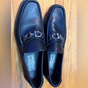 Salvatore FERRAGAMO David size 9 worn 2x $895